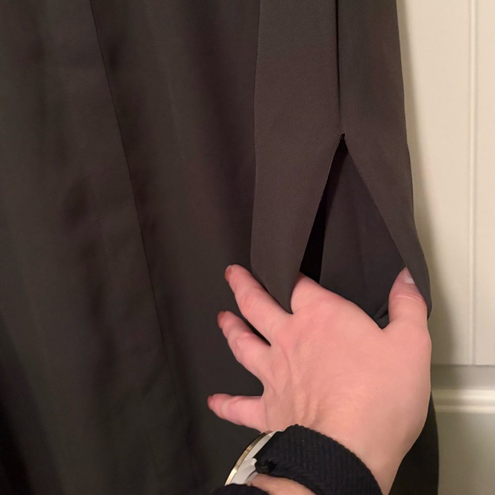 Sleeveless Olive Green Dress - Picture 4 of 6